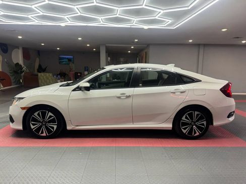 Used 2017 Honda Civic EX-T image 4