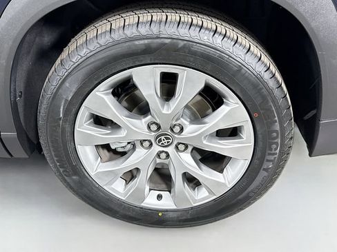 Certified 2025 Toyota Grand Highlander FWD image 31