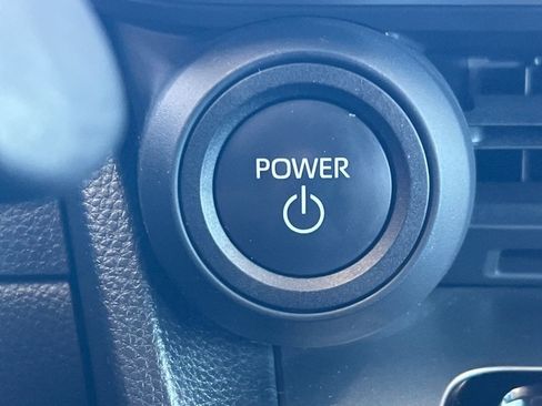 Used 2024 Toyota Prius LE image 19