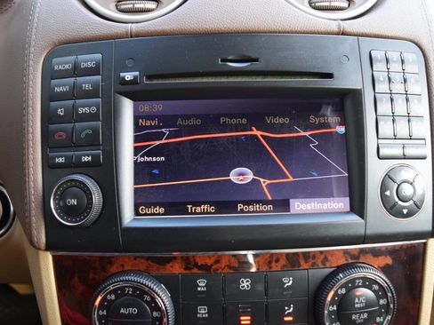 Used 2011 Mercedes-Benz GL 550 4MATIC image 31