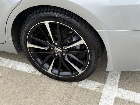 Used 2020 Toyota Camry XSE image 8
