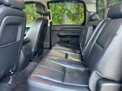 Used 2014 Chevrolet Silverado 2500 LT w/ Interior Plus Package image 25