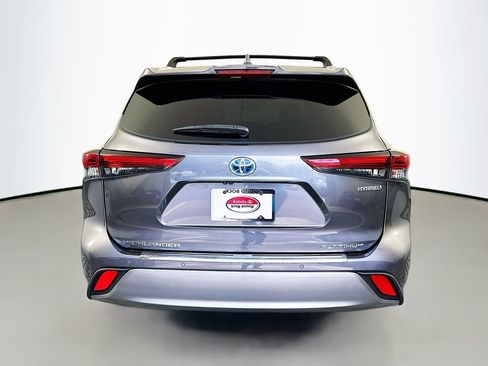 Used 2023 Toyota Highlander Platinum FWD image 6