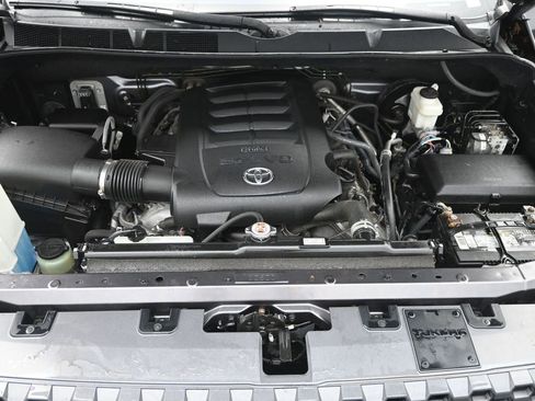 Used 2018 Toyota Tundra SR5 w/ TRD Off Road Package image 25