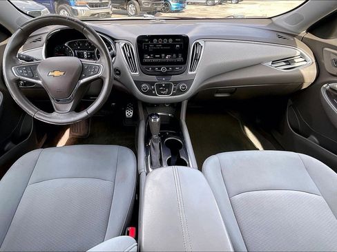 Used 2017 Chevrolet Malibu LT w/ Driver Confidence Package image 7