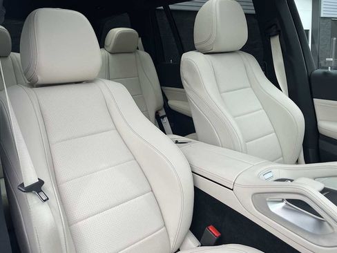 Certified 2025 Mercedes-Benz GLS 450 4MATIC image 39