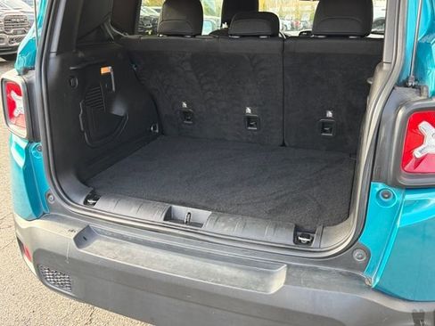 Used 2022 Jeep Renegade Latitude image 10