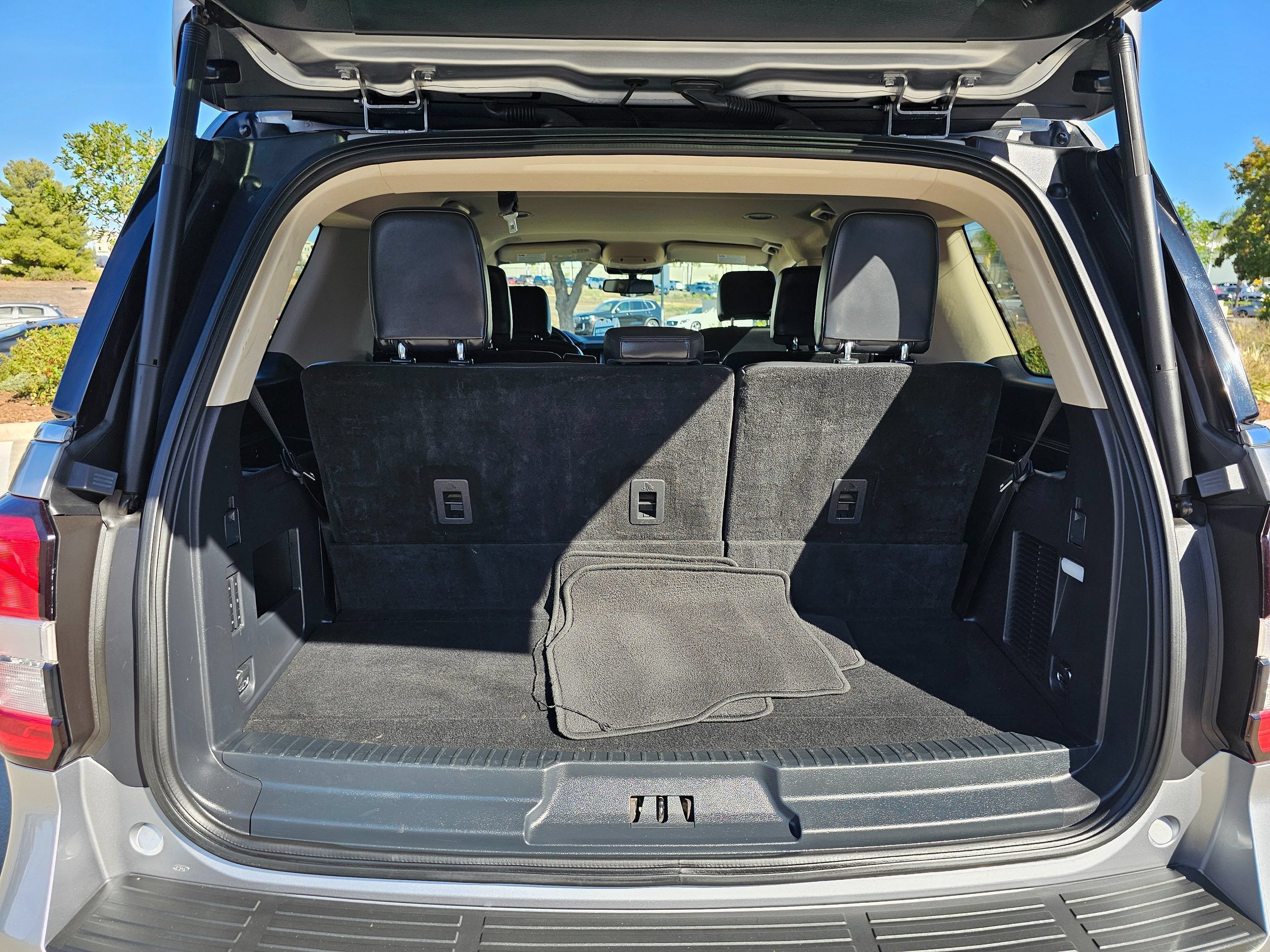 Used 2024 Ford Expedition XLT RWD image 22