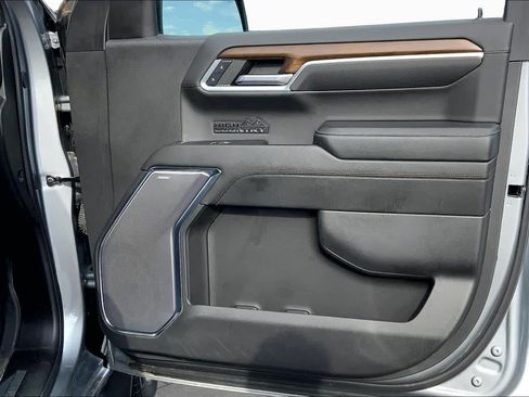 Used 2024 Chevrolet Silverado 1500 High Country AWD/4WD image 23