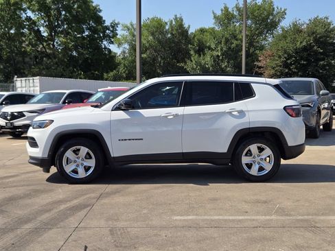 Used 2022 Jeep Compass Latitude w/ Sun and Sound Group FWD image 7