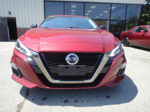 Used 2020 Nissan Altima 2.5 SR w/ Premium Package AWD/4WD image 2