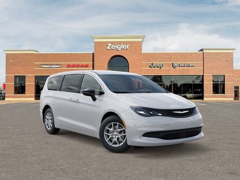 New 2026 Chrysler Voyager LX image 5