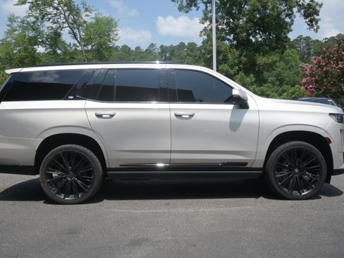 Used 2021 Cadillac Escalade Sport w/ Driver Assist Tech Package AWD/4WD image 10