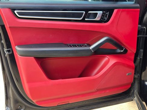 Used 2021 Porsche Cayenne GTS AWD/4WD image 10
