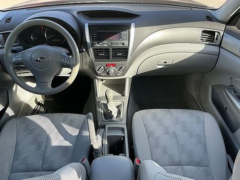Used 2010 Subaru Forester 2.5X Premium image 11