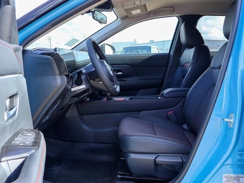 New 2026 Nissan Kicks SR image 7