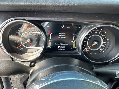 Used 2021 Jeep Wrangler Unlimited Sahara AWD/4WD image 28