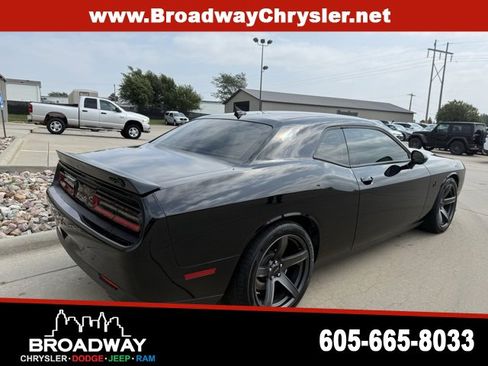 Used 2022 Dodge Challenger SRT Hellcat Redeye image 5