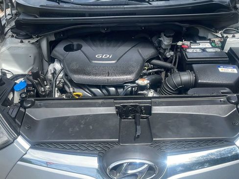 Used 2016 Hyundai Veloster FWD image 30