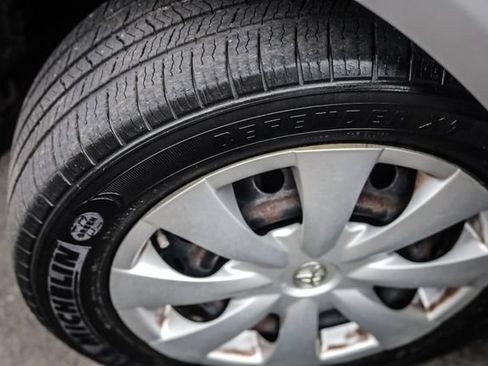 Used 2010 Toyota Corolla LE FWD image 15