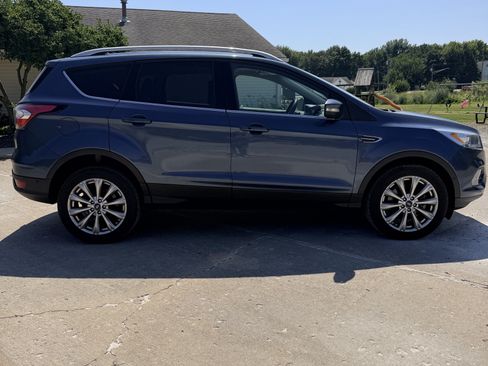 Used 2018 Ford Escape Titanium w/ Ford Safe & Smart Package AWD/4WD image 10