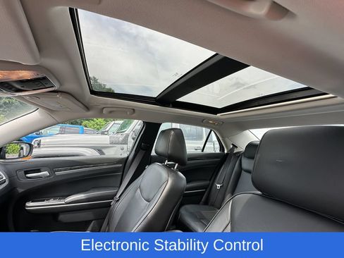 Used 2023 Chrysler 300 Touring L w/ Popular Equipment Group AWD/4WD image 9