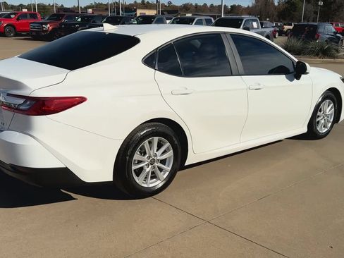 Used 2025 Toyota Camry LE w/ Convenience Package FWD image 9