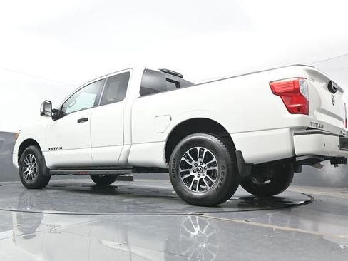 Used 2024 Nissan Titan SV w/ SV Utility Package image 19