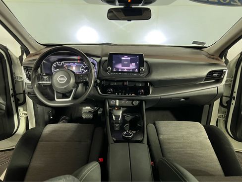 Used 2021 Nissan Rogue SV image 9