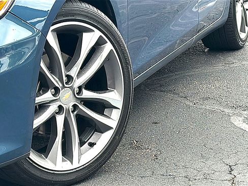 Used 2024 Chevrolet Malibu LT image 3