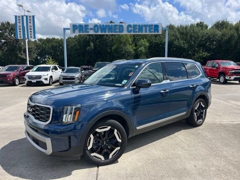 Used 2023 Kia Telluride S w/ S Sunroof Package FWD image 2