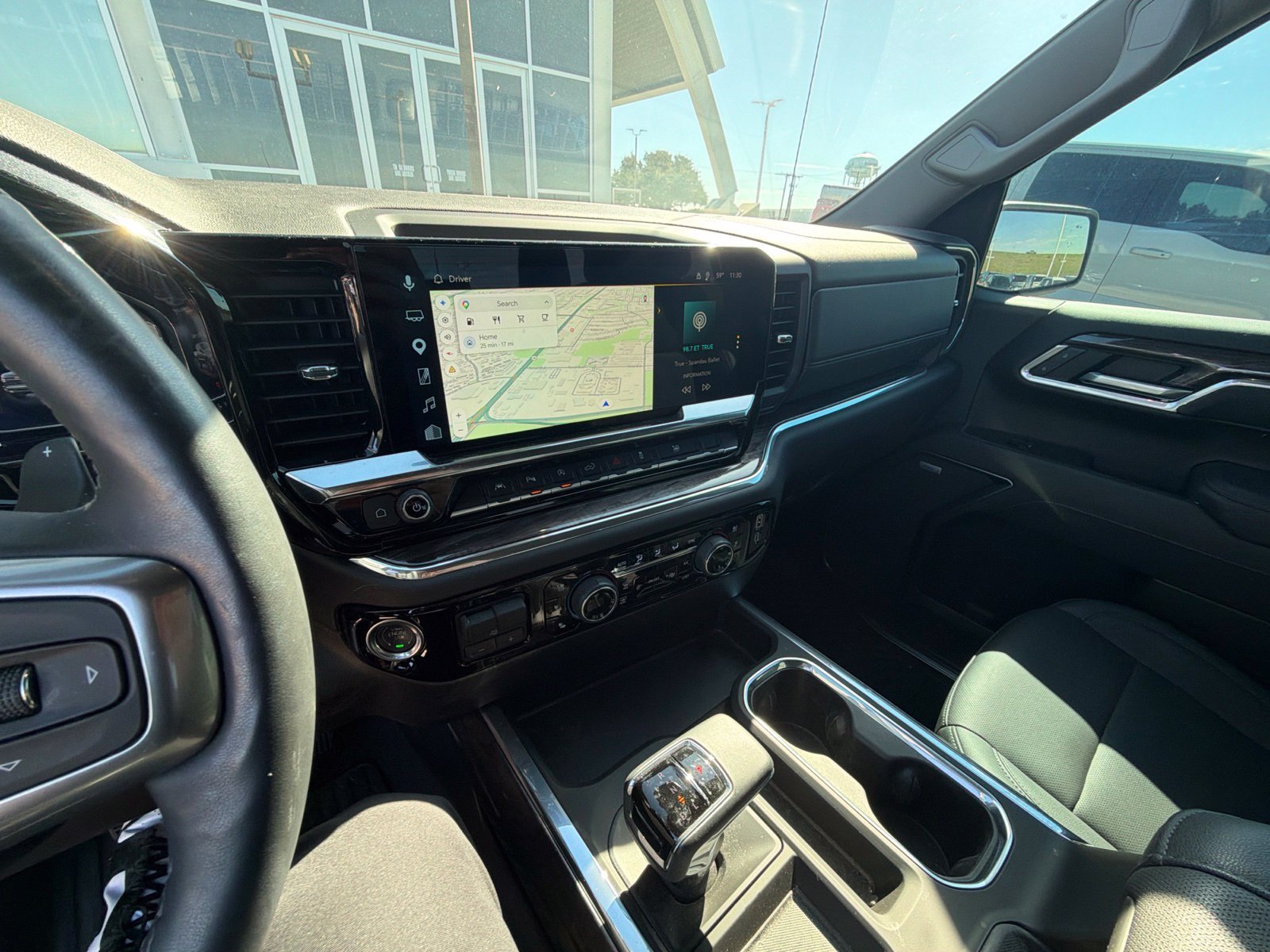 Used 2025 Chevrolet Silverado 1500 LTZ RWD image 7