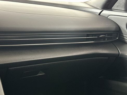 Used 2025 Hyundai Elantra Sport FWD image 16