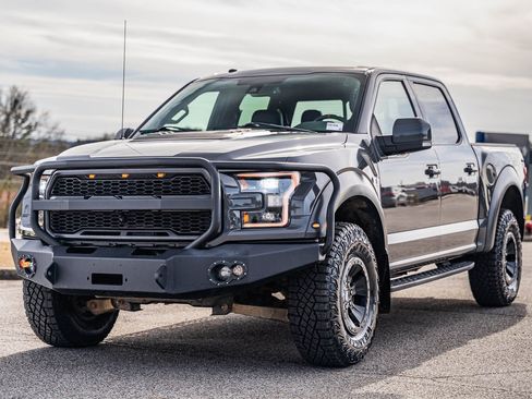 Certified 2018 Ford F150 Raptor w/ Equipment Group 802A Luxury image 3