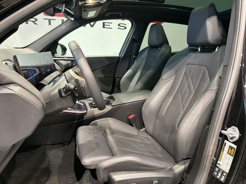 Used 2025 BMW X3 xDrive30i w/ Convenience Package AWD/4WD image 9