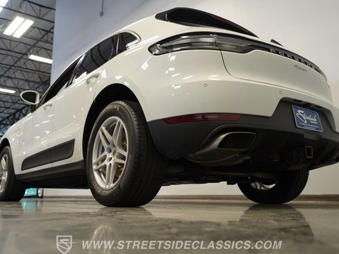 Used 2019 Porsche Macan AWD/4WD image 27