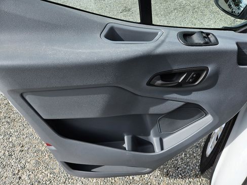Used 2019 Ford Transit 150 XLT image 12