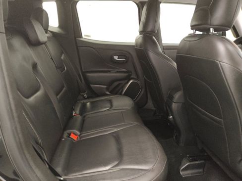Used 2019 Jeep Renegade Limited w/ UConnect 8.4 Nav Group AWD/4WD image 19