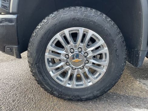 Used 2023 Chevrolet Silverado 2500 High Country image 31