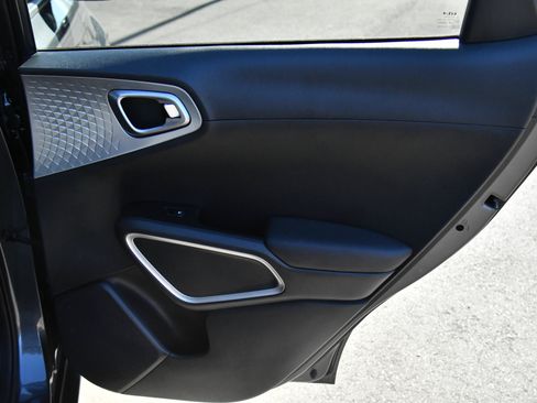 Used 2024 Kia Soul LX w/ Option Group 015 FWD image 32