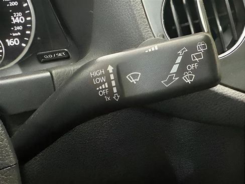 Used 2015 Volkswagen Tiguan SEL AWD/4WD image 18