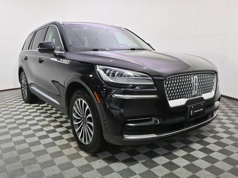 Used 2023 Lincoln Aviator Standard w/ Premium Package image 9