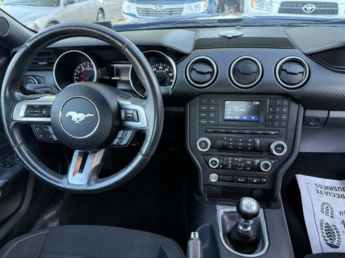 Used 2018 Ford Mustang Coupe image 24