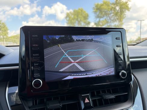 Used 2022 Toyota Corolla Cross LE AWD/4WD image 18