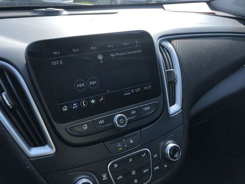 Used 2025 Chevrolet Malibu LT image 18