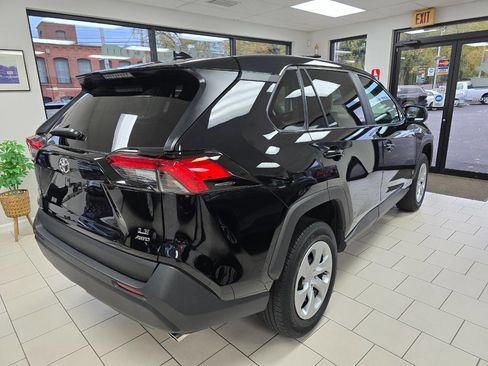 Used 2024 Toyota RAV4 LE image 9