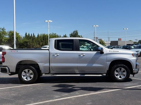 Used 2022 Chevrolet Silverado 1500 LT AWD/4WD image 4
