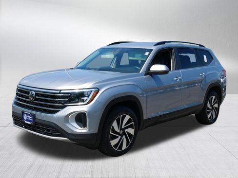 Certified 2026 Volkswagen Atlas SE AWD/4WD image 3