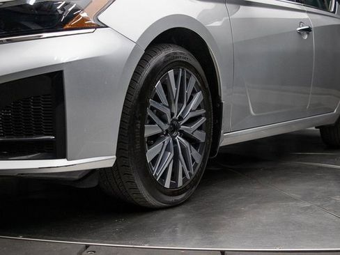 Used 2025 Nissan Altima 2.5 S image 7