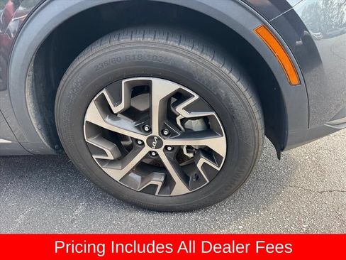 Used 2024 Kia Sportage EX AWD/4WD image 2